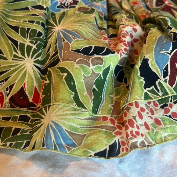 Tommy Bahama outfit, skirt, T-shirt, and jacket - Picture 4 of 9